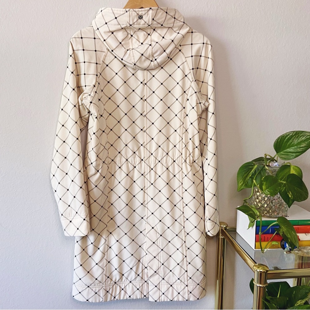 lululemon athletica Cream Grid-Print Hooded Jacket with Black Trim - Picture 8 of 13